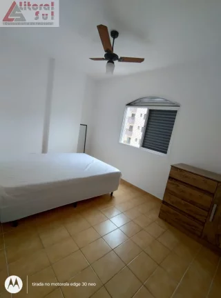Imagem Imperdível cobertura de 2 quartos com suite e 2 vagas de garagem em Praia Grande-SP!