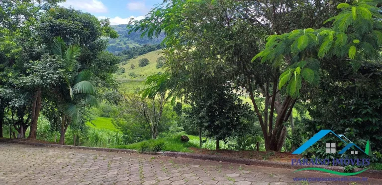 Imagem Vista espetacular e segurança: seu terreno te espera em Paraisópolis!