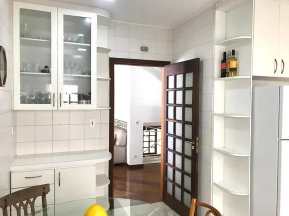 Imagem Casa no Res. Alpha 9 - 300m²