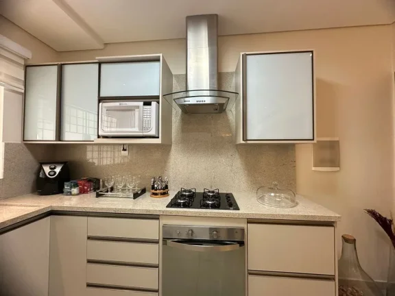 Imagem Sobrado Reformado e Decorado em Condomínio Exclusivo - Com mobília