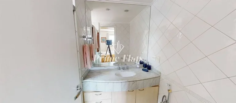 Imagem Flat disponível para locação no Quality Suites Oscar Freire em Pinheiros, com 32m², 1 dormitório e 1 vaga