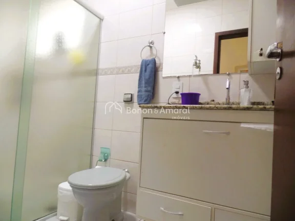 Imagem Ótima localização no bairro!
Casa muito agradável, com 3 quartos, sendo 1 suíte, com closet.
Sa...