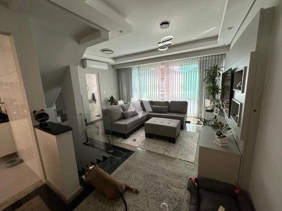 Imagem Casa moderna com 03 vagas de garagem na Aparecida!
