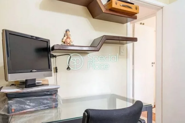 Imagem Ótimo apartamento em Moema Pássaros - 110m² - Living com varanda - Sala de jantar - 03 dormitóri...