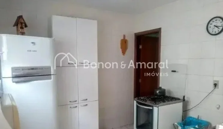 Imagem Terreno com duas casas construídas, ideal para morar e empreender. A casa frontal possui 45,69 m² ...