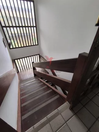 Imagem Linda casa com Jardim, 4 quartos , sendo 3 Suites , 4 Vagas, no Bairro Capim Macio, Natal