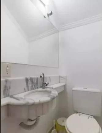 Imagem Casa assobradada residencial, bem distribuída e pronta para morar.