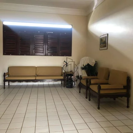 Imagem Casa de 1º andar com Edícula, no Bessa a menos de 250m da praia - CA0163