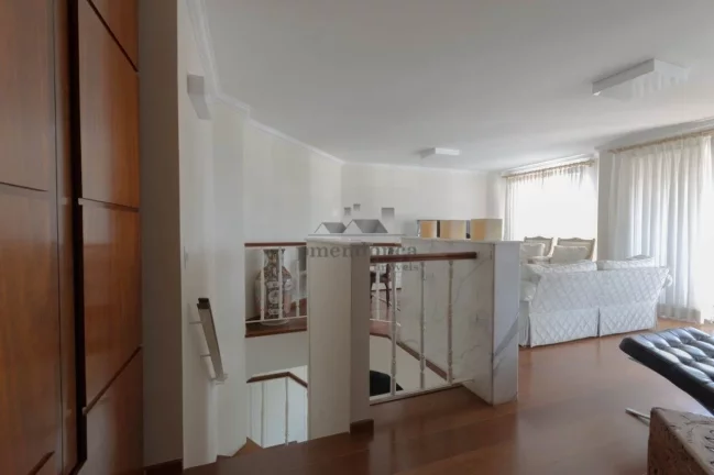 Imagem Excelente cobertura duplex, com área de lazer privativa e 03 vagas de garagem.