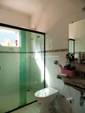 Imagem Térrea, bem localizada, em rua tranquila.
Sala para 2 ambientes, lareira, lavabo, escritório, 3 su...