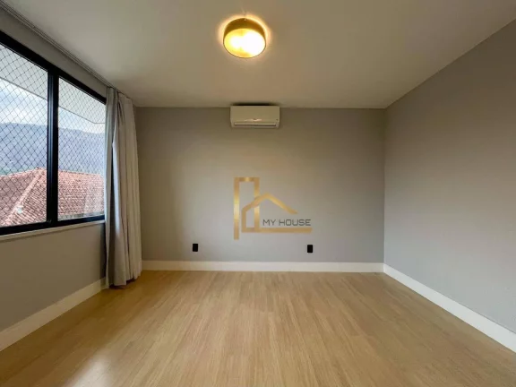 Imagem Casa com 3 Suítes em Condomínio Exclusivo – Conforto e Lazer Completo - 15 minutos do centro de Teresópolis