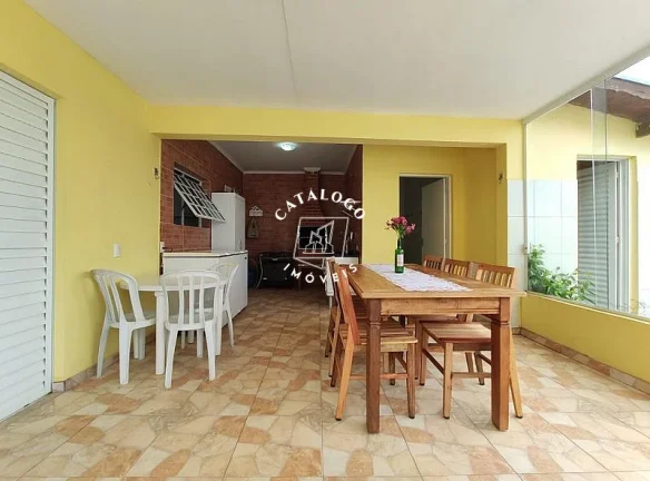 Imagem Casa em Condomínio a Venda no bairro Centro - Pardinho, SP