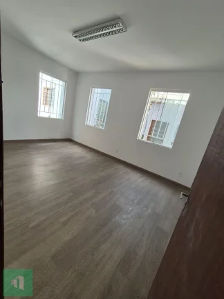 Imagem Sobrado com 4 quartos em Santo André, Centro