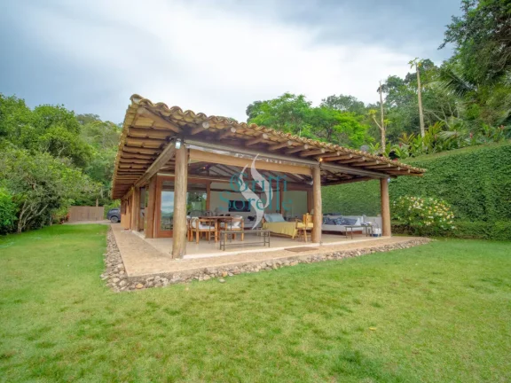 Imagem Casa Térrea à Venda em Condomínio na Praia Dura - Ubatuba/SP.