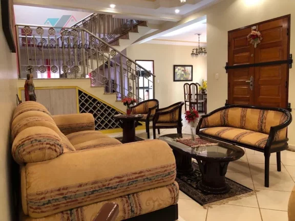 Imagem Imóvel de Luxo no Jardim Califórnia: Casa com 4 quartos e 350m² em Ribeirão Preto-SP Quer Imóvel Negócios Imobiliários