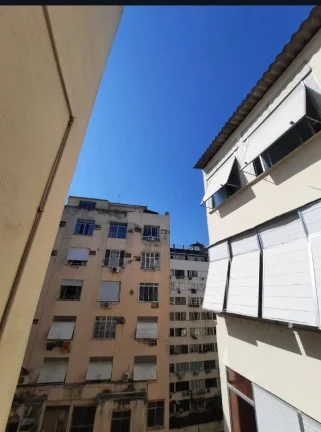 Imagem Vendo na quadra da praia Domingos Ferreira de Fundos sala, 3 quartos .