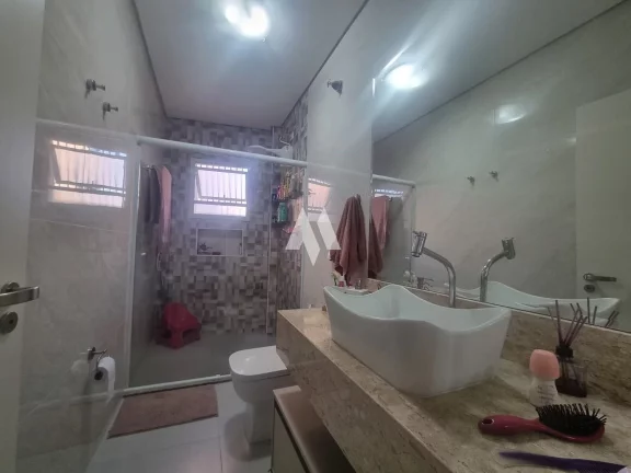Imagem Casa á venda com 3 dormitórios e 2 suítes - Aparecida em Santos