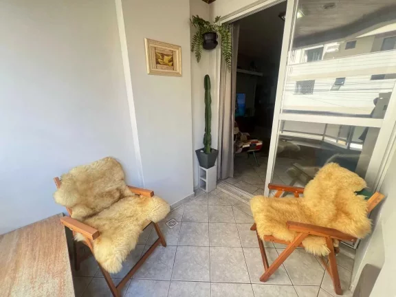 Imagem Apartamento com 2 dormitórios sendo 1 suíte e 1 vaga de garagem– 450m da Praia em Balneário Camboriú