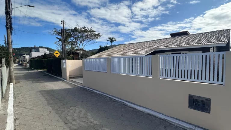 Casa para Venda em Florianópolis / SC no bairro São João do Rio Vermelho