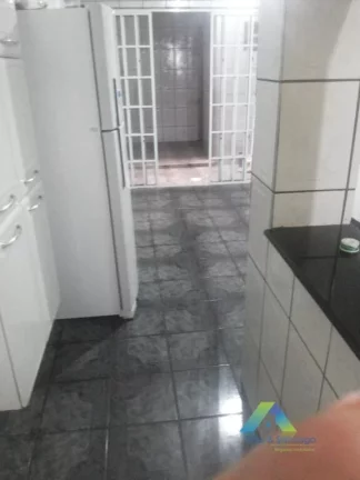 Imagem Lindo sobrado todo reformado, com 3 dormitórios, 1 vaga com fácil acesso a comércios e principais avenidas.