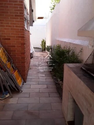Imagem Imperdível casa à venda na Enseada, Guarujá-SP! 5 quartos, 3 suítes, 2 salas, 4 banheiros, 2 vagas de garagem. Confira!