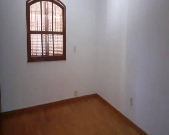 Imagem sobrado com 2 suites e 5 vagas FL26