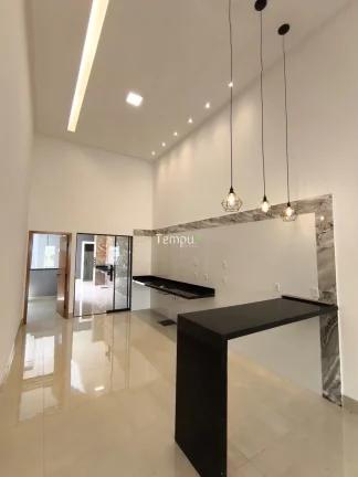 Imagem Casa Nova no Residencial Itaipu – 3 Suítes, Gourmet e Moderna