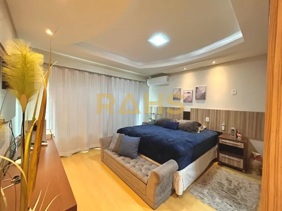 Imagem Ótima casa averbada localizada no bairro Floresta em Joinville, próximo a rua Farroupilha. Conta c...