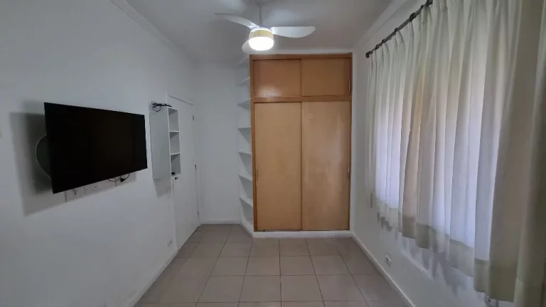 Imagem MARAVILHOSO APARTAMENTO NA PRAIA DE PITANGUEIRAS, 3 DORM. SENDO 1 SUÍTES, 1 VAGA DE GARAGEM, TOTALMENTE REFORMADO.