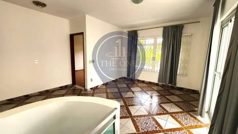 Imagem Imperdível! Casa à venda em São Paulo-SP, bairro Saúde, com 4 quartos, 2 suítes, 2 salas, 4 banheiros, 2 vagas e 218m².