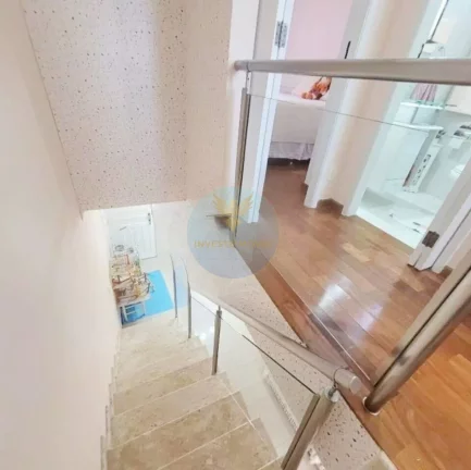 Imagem Casa 2 Dorms com Quintal privativo e teto retrátil