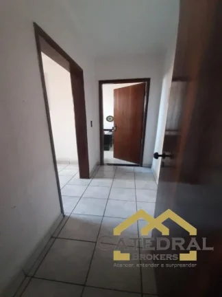 Imagem Sobrado com 06 dormitórios à Venda na Rua dos Bandeirantes - Jundiaí/SP