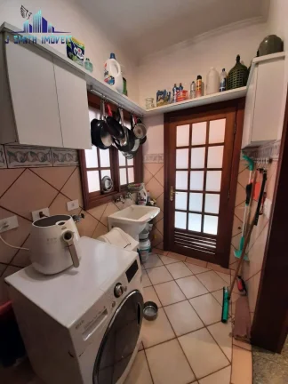 Imagem CASA EM CONDOMÍNIO NA GRANJA VIANA. 256m². PISCINA/SPA. QUINTAL PRIVATIVO.
