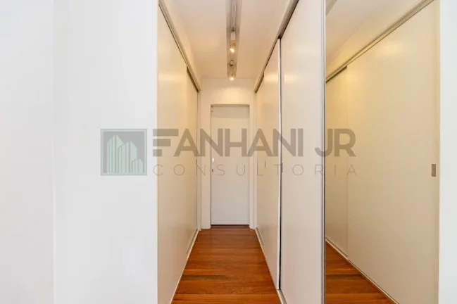Imagem Venha conhecer o apartamento dos seus sonhos! Totalmente pronto para morar e impecável, este apartamento conta com uma sala ampla e integrada à varand