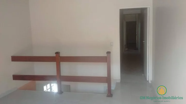 Imagem Casa de condomínio com 3 dormitórios, varanda e quintal centro de Cotia