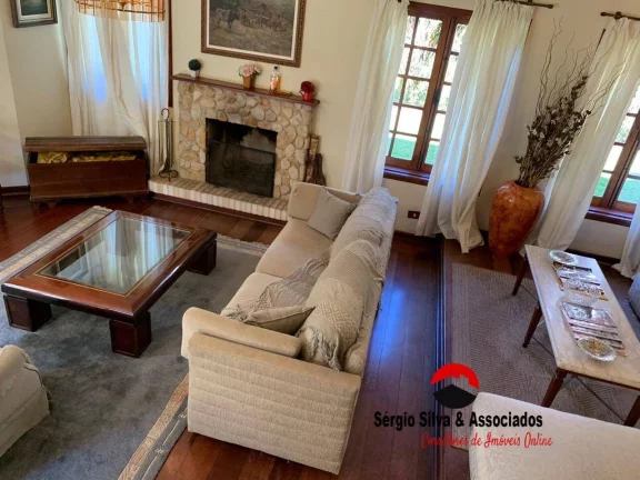 Imagem Casa para Locação Anual na Região do Alto do Capivari em Campos do Jordão.