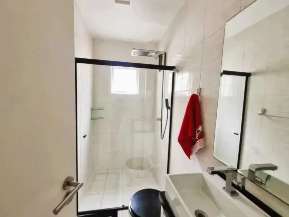 Imagem Apartamento mobiliado com 4 dormitórios sendo 1 suíte e 2 vagas de garagem em Balneário Camboriú