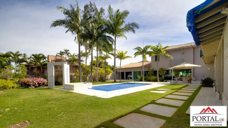 Imagem Casa maravilhosa a venda no Belvedere em Belo Horizonte, construída em área equivalente a 2 lotes, área de lazer com piscina aquecida
