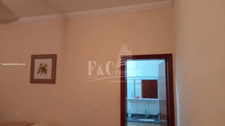Imagem Chácara para Venda em Limeira, Rodovia Anhanguera, 3 dormitórios, 2 suítes, 1 banheiro, 5 vagas