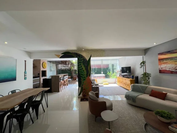 Imagem Casa com 5 quartos à venda, 180 m²