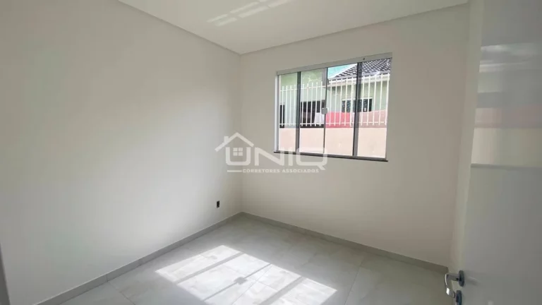 Imagem Casa Suíte + 02 Quartos - Cristo Rei
