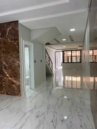 Imagem Sobrado 3 Suítes e 1 vaga de garagem em Balneário Perequê