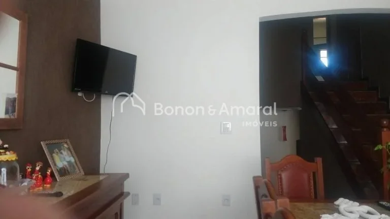Imagem Casa à venda no Jardim Santa Genebra em Campinas, com 280m² de área construída.
Sobrado estilo m...