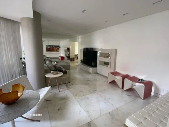 Imagem Excelente apartamento 4 quartos, finamente decorado, com 160mts, em ótima localização!
Ao Lado de...