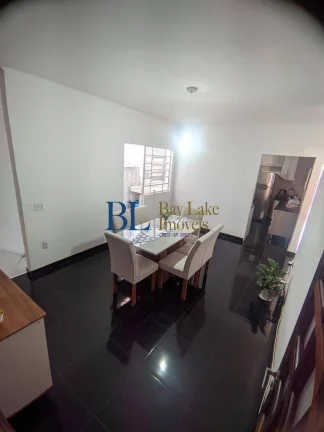 Imagem Casa Ampla com 4 Dormitórios, Suíte e Garagem para Até 7 Carros