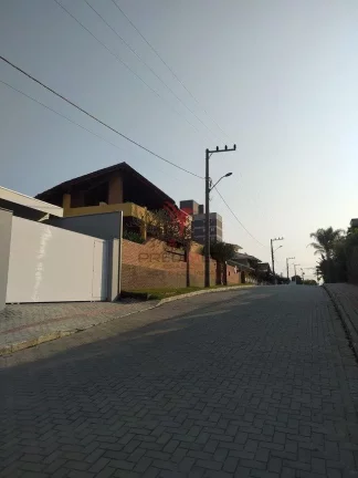 Imagem Casa na Praia com 5 Vagas de Garagem, frente mar , em Balneário Piçarras, Santa Catarina