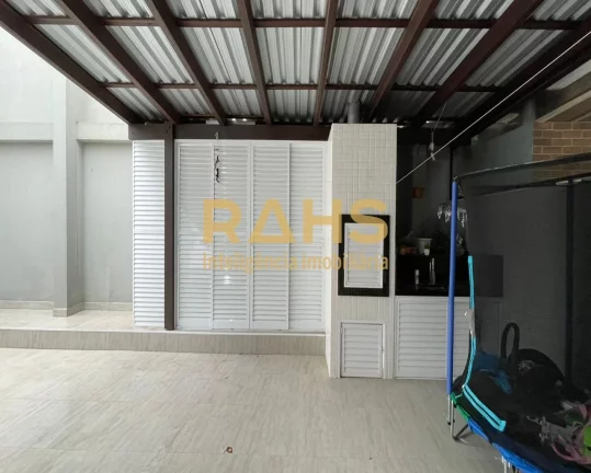 Imagem Linda Casa em Condomínio Fechado - Balneário Camboriú/SC Casa finamente mobiliada, em condomínio...