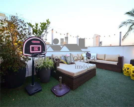 Imagem Cobertura Duplex Pinheiros com 2 suítes e 1 vaga, 168 m2