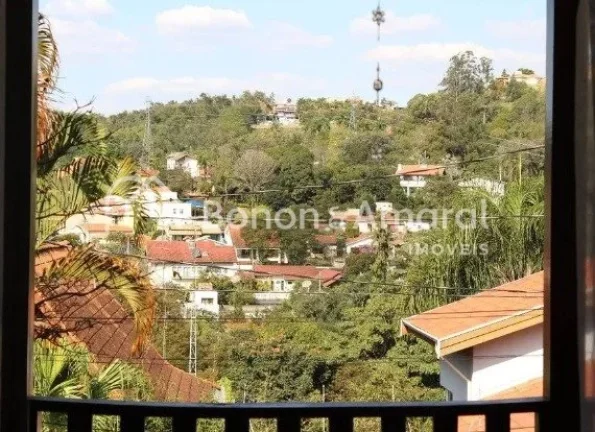 Imagem ...#34;Espaçoso Sobrado de 3 Dormitórios com Suíte e 4 Vagas em Rua Tranquila de Sousas...#34;