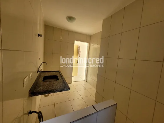 Imagem Oportunidade em Londrina: apartamento reformado no Park Nações Unidas, 3 quartos, 1 banheiro, sol da manhã, cozinha integrada e ótima localização.
